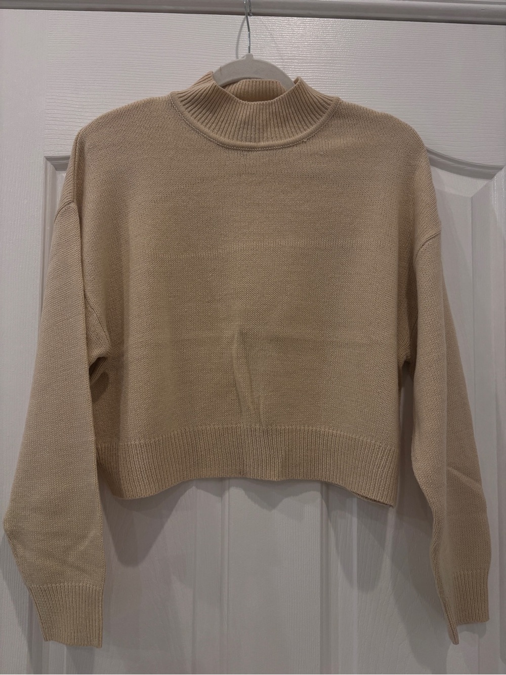 H&M Beige Mock Neck Cropped Sweater